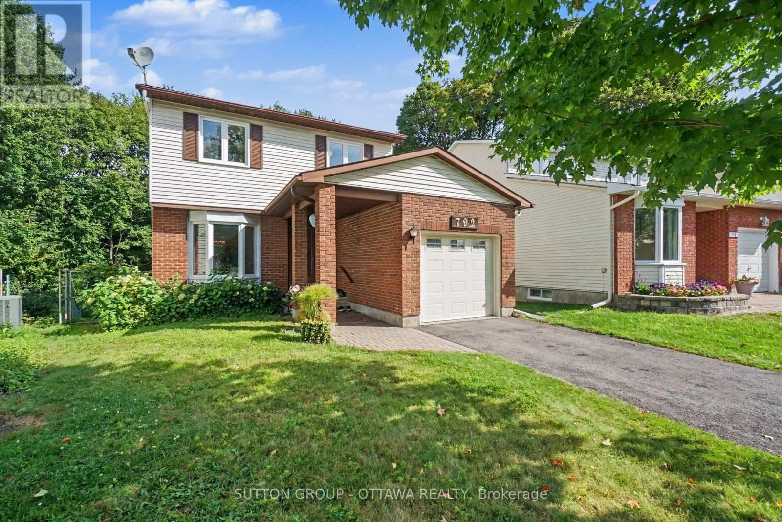 MLS® listing #30178926 for sale located at 792 HARLEQUIN CRESCENT