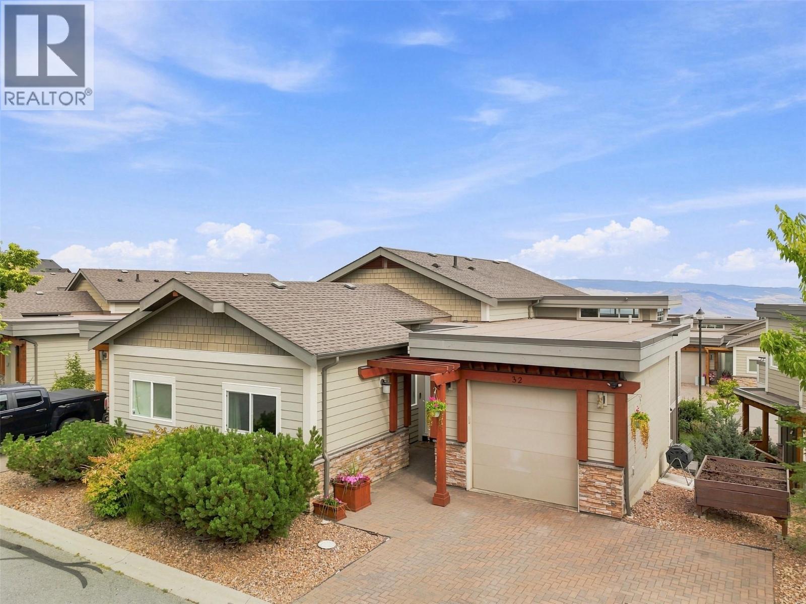 MLS® listing #30179588 for sale located at 2200 LINFIELD Drive Unit# 32