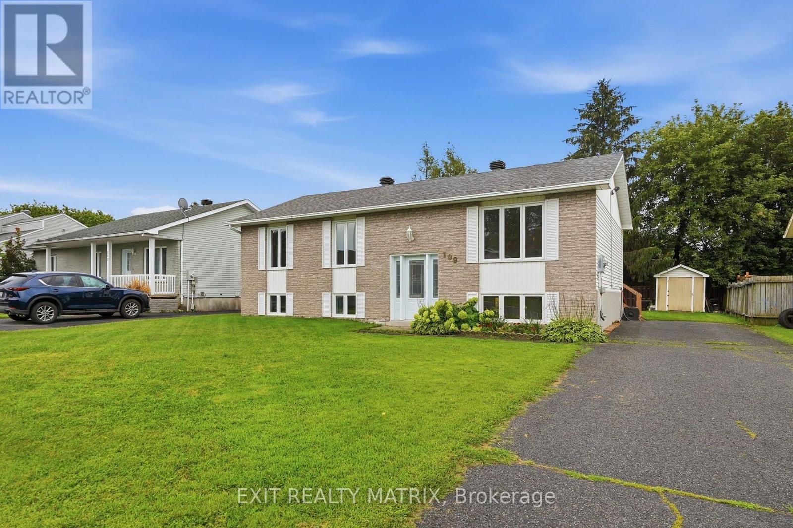 MLS® listing #30180109 for sale located at 109 OSWALD STREET