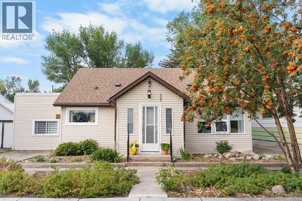 MLS® listing #30180469 for sale located at 222 45 Avenue W