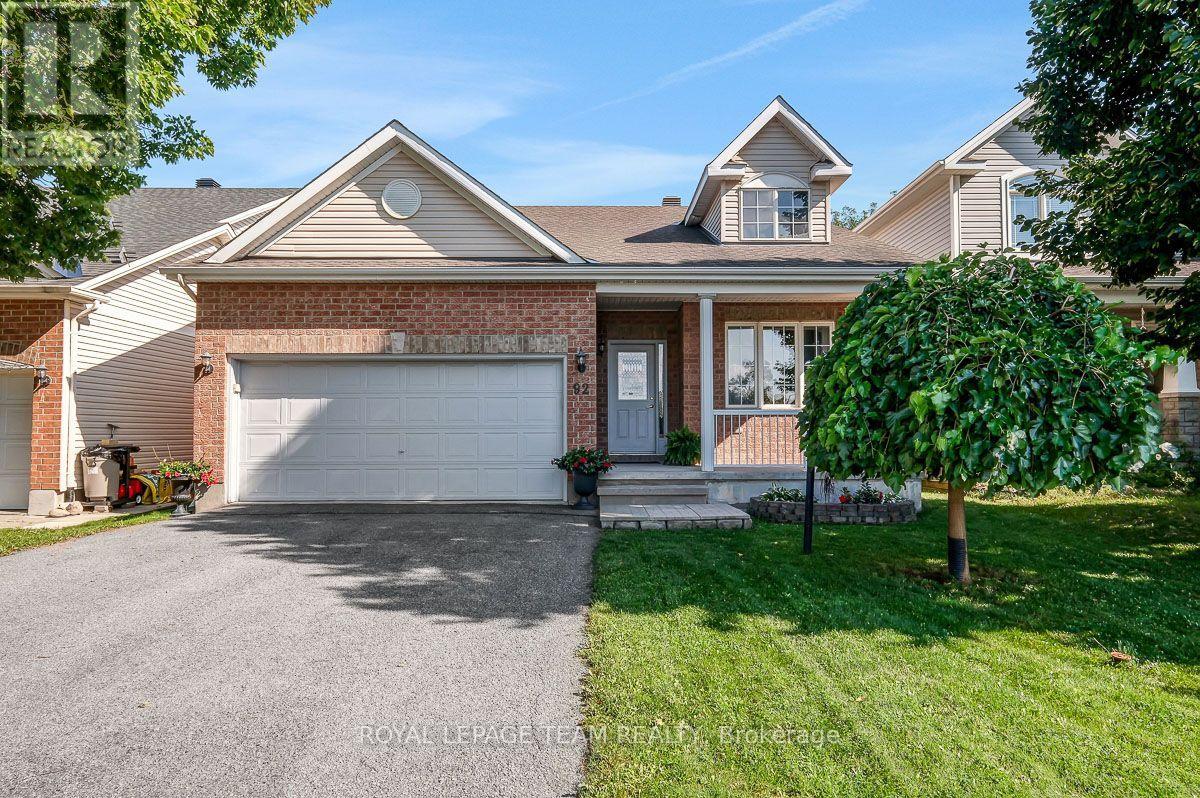 MLS® listing #30181044 for sale located at 92 HARTSMERE DRIVE