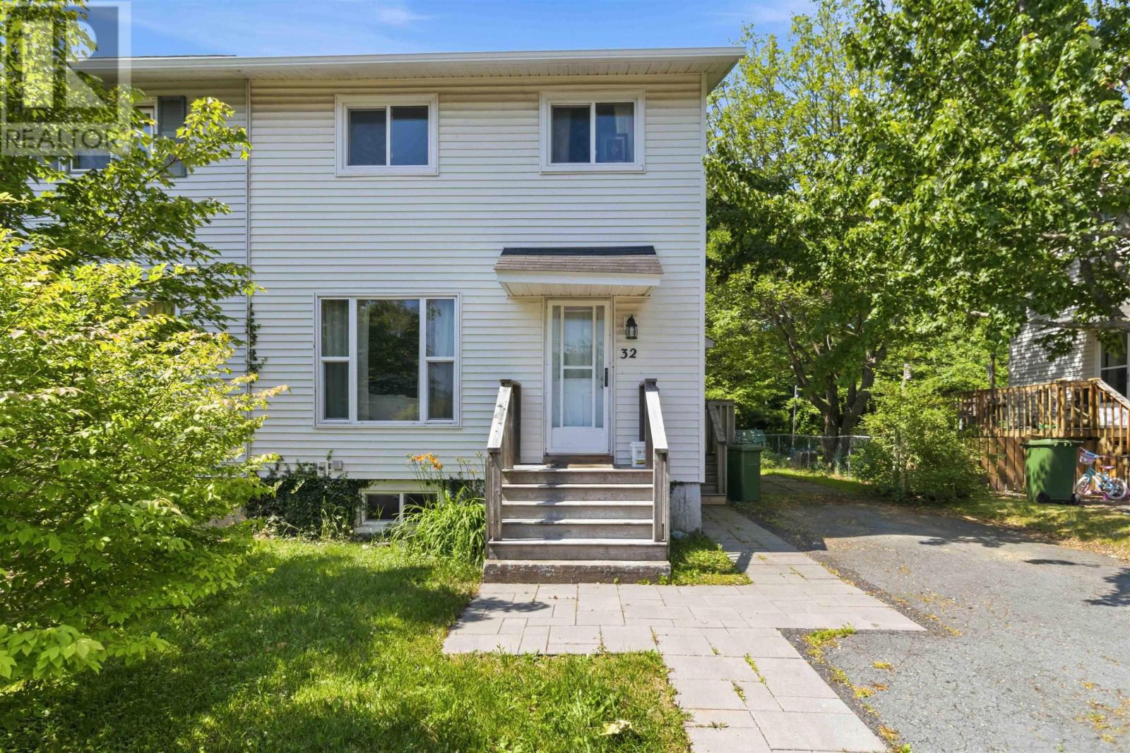 MLS® listing #30182573 for sale located at 32 Lynnville Drive