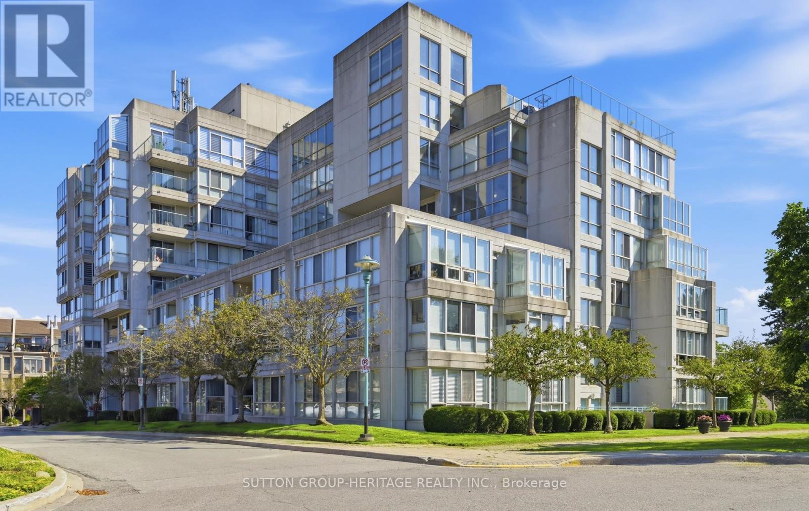MLS® listing #30182713 for sale located at 514 - 25 CUMBERLAND LANE