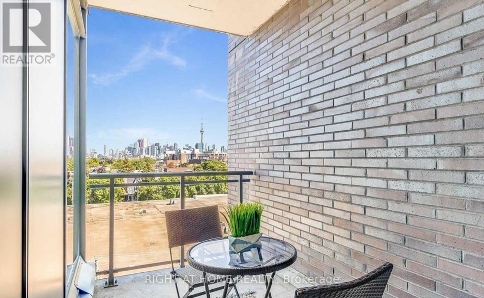 MLS® listing #30184043 for sale located at 613 - 20 GLADSTONE AVENUE