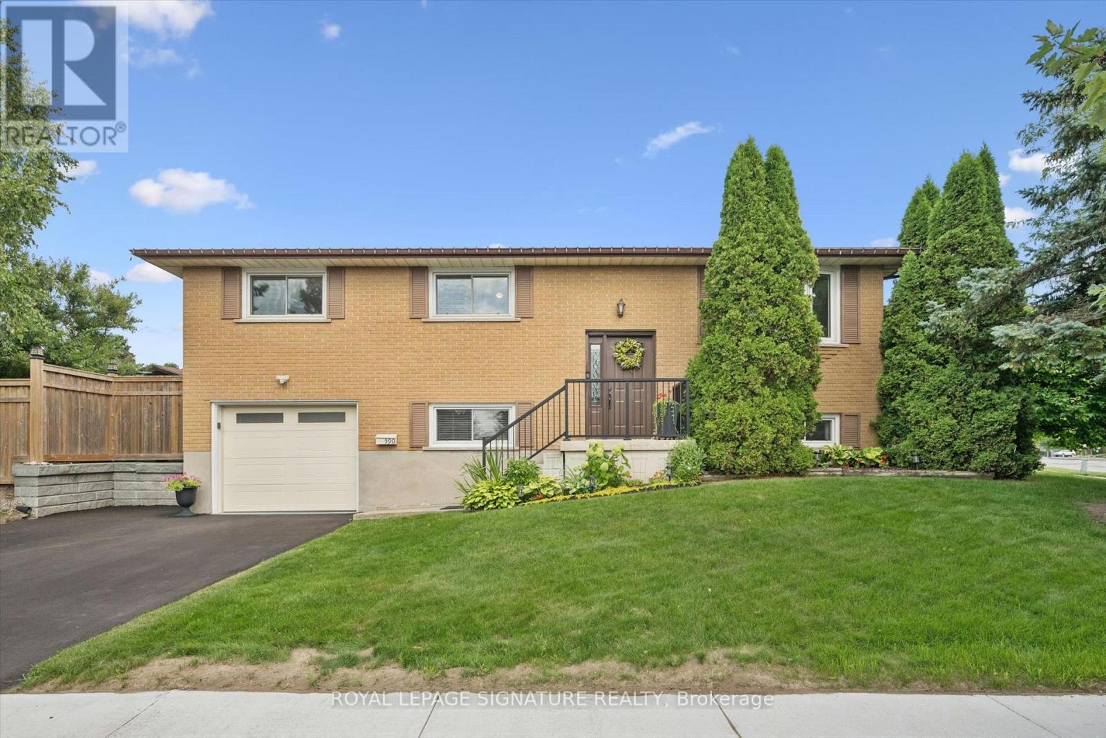 MLS® listing #30184149 for sale located at 590 FERN ROAD