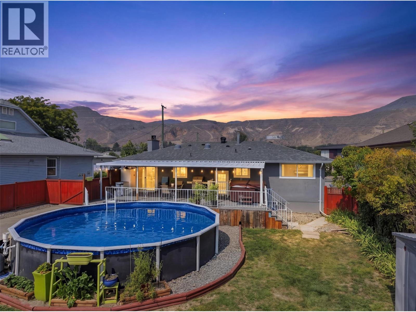 MLS® listing #30185010 for sale located at 1827 PARKCREST Avenue