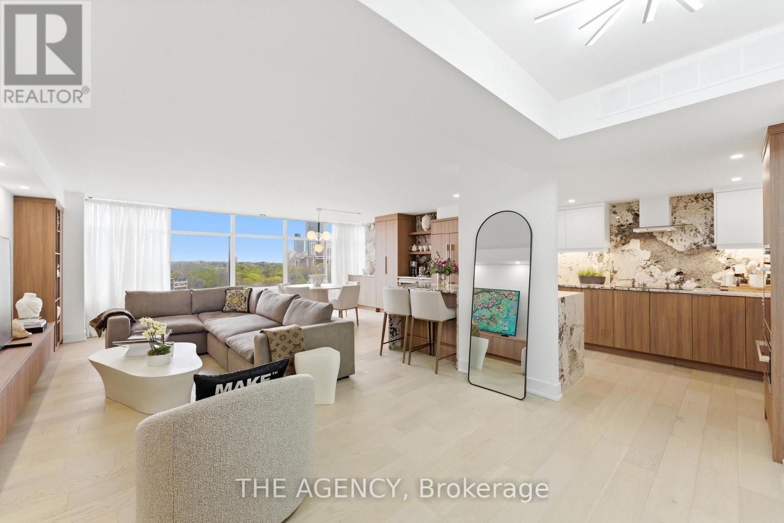 MLS® listing #30185201 for sale located at 902 - 900 YONGE STREET