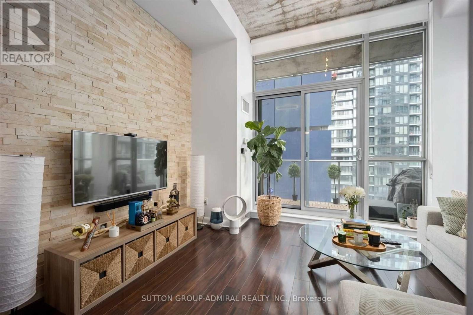 MLS® listing #30187124 for sale located at 1604 - 375 KING STREET W