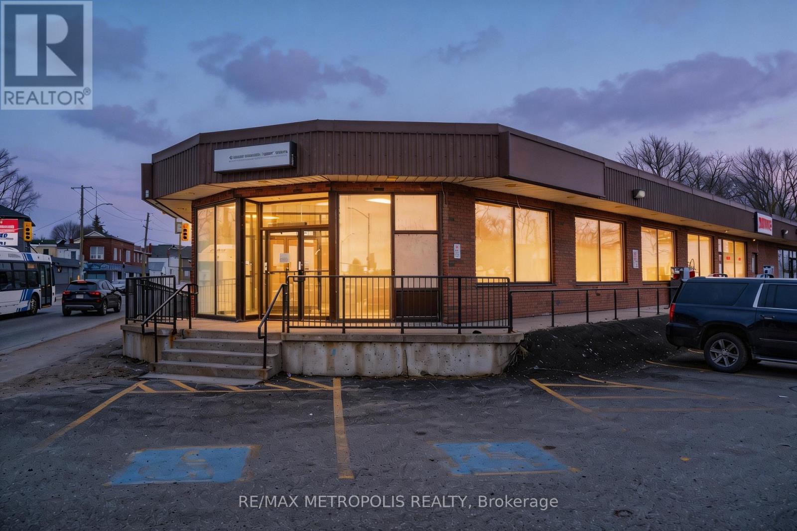 MLS® listing #30187287 for sale located at 1 - 21 ESSA ROAD