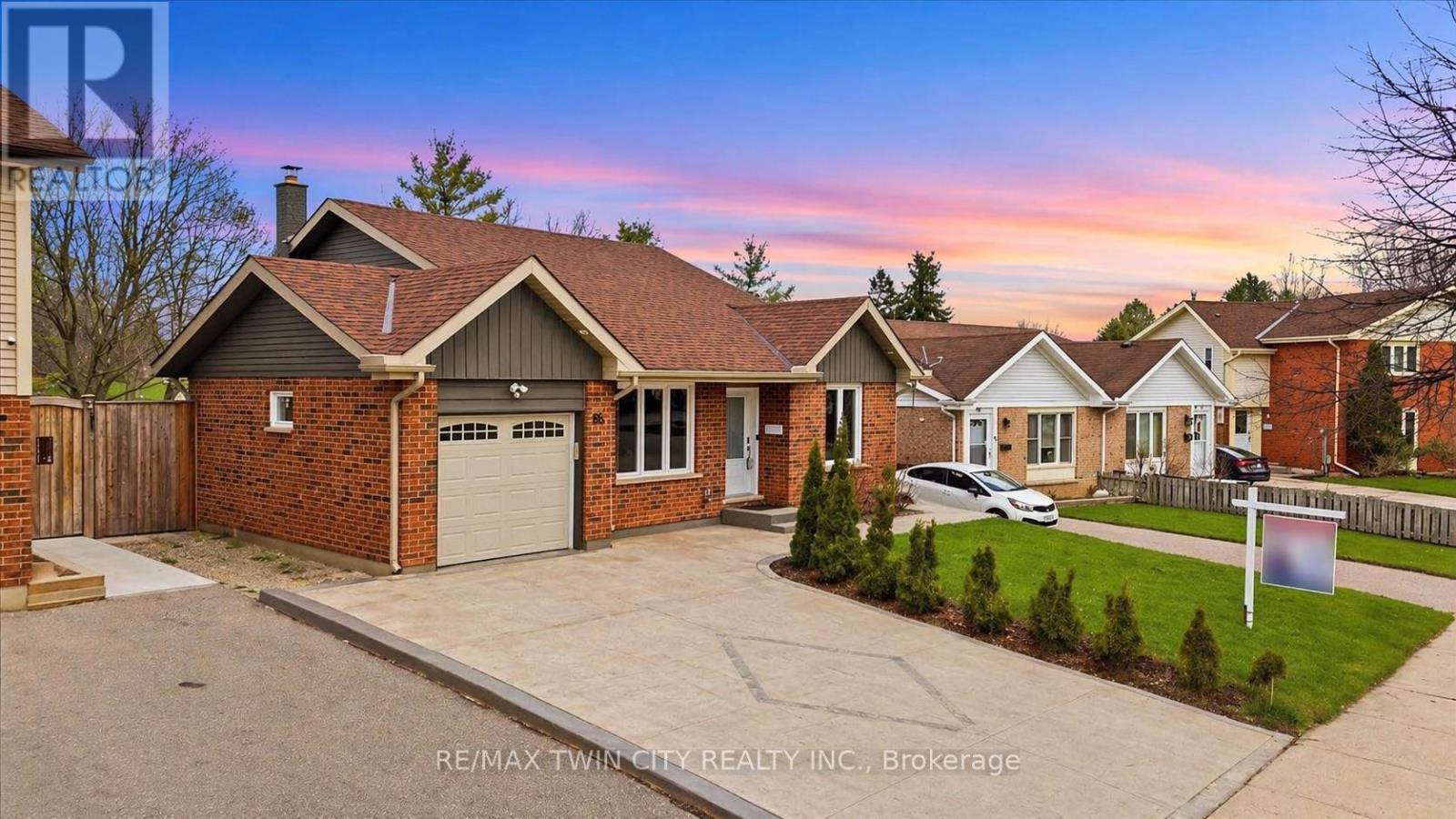 MLS® listing #30187302 for sale located at 86 CARLYLE DRIVE