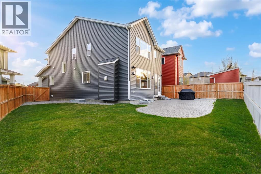 MLS® listing #30187364 for sale located at 29 Evansglen Place NW
