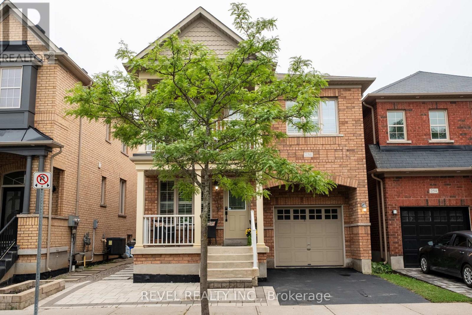 MLS® listing #30187395 for sale located at 256 GIDDINGS CRESCENT
