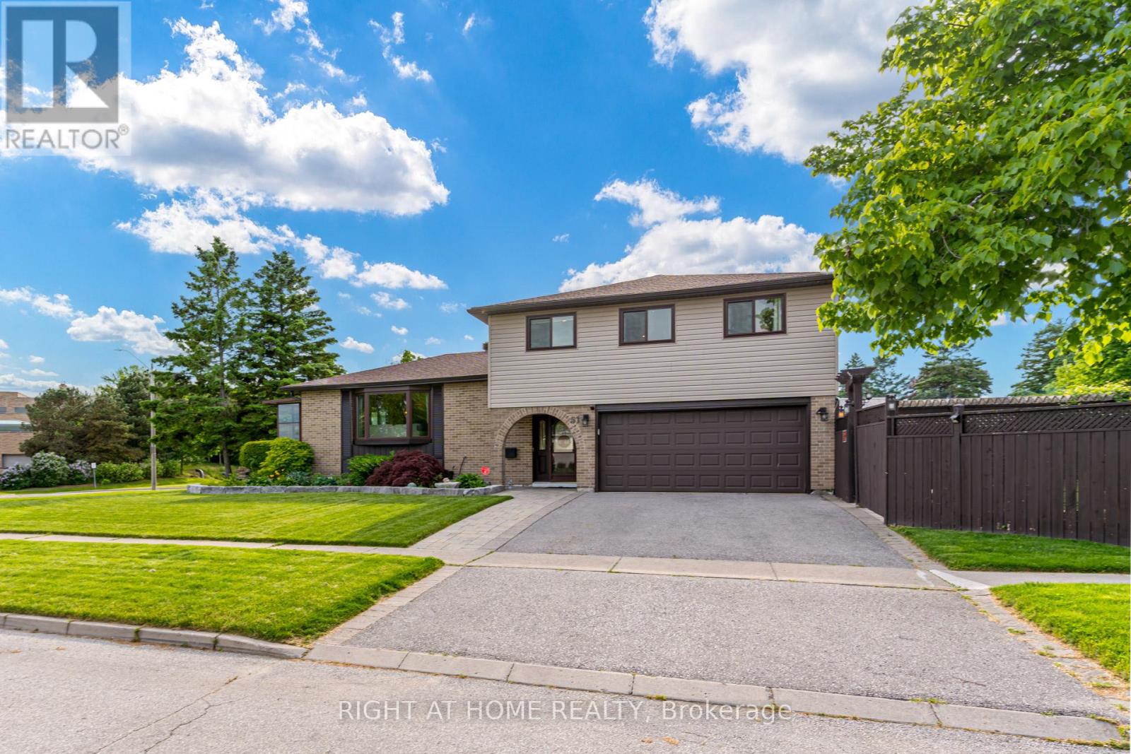 MLS® listing #30187976 for sale located at 51 LEWIN CRESCENT
