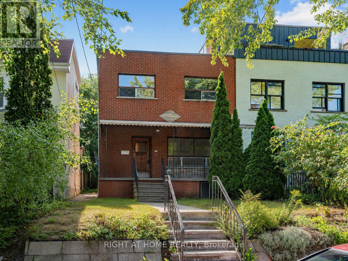MLS® listing #30190225 for sale located at 10 HAVELOCK STREET