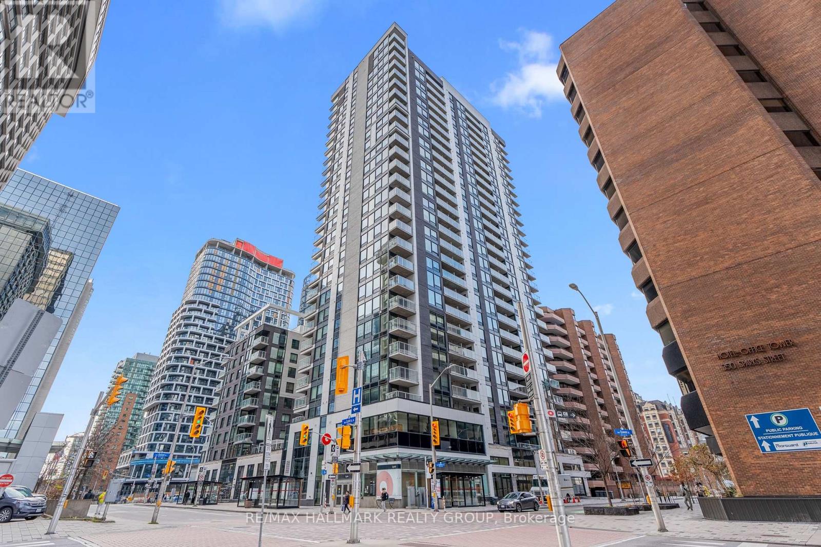 MLS® listing #30190526 for sale located at 1403 - 340 QUEEN STREET