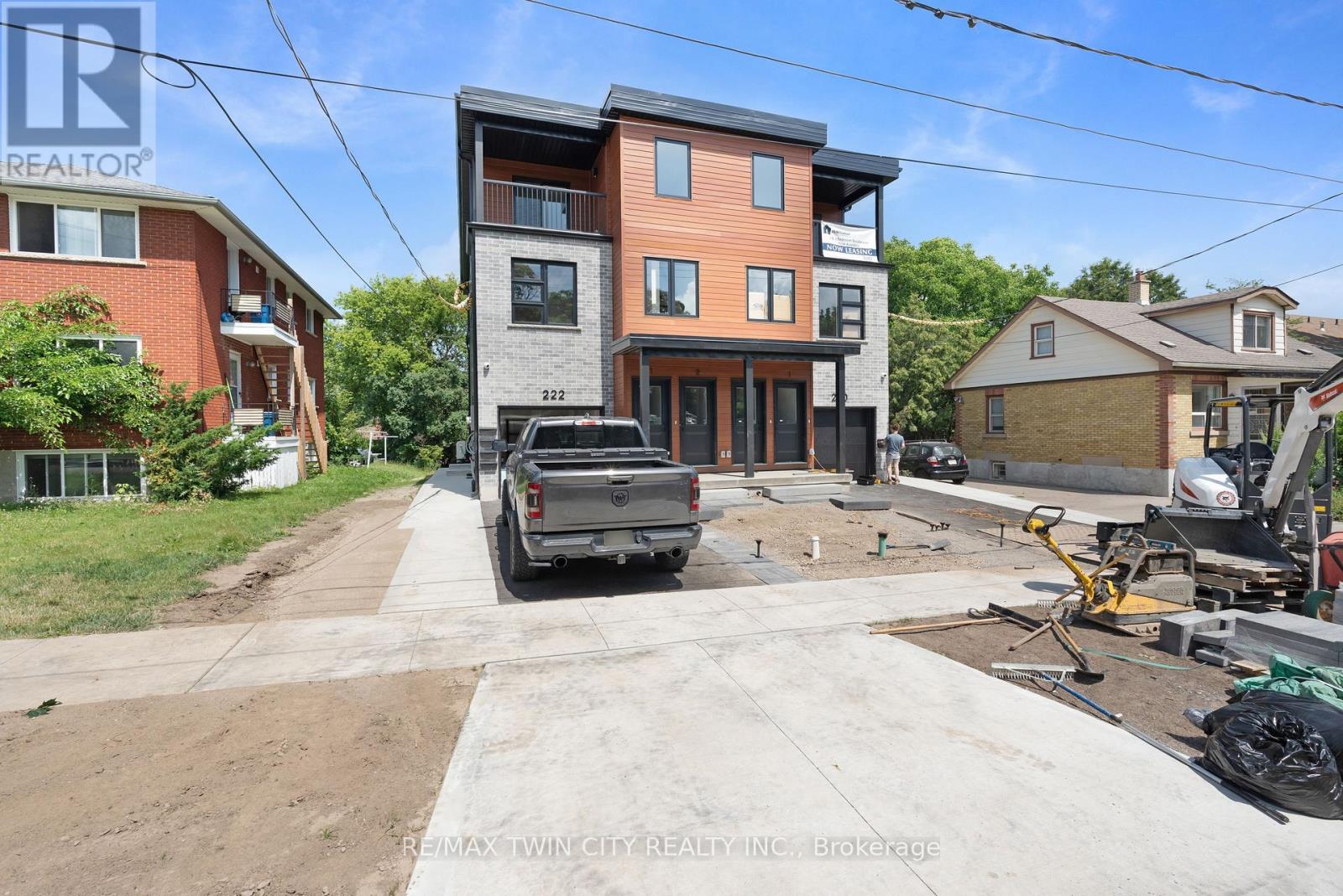 MLS® listing #30190733 for sale located at 3 - 220 HEIMAN STREET