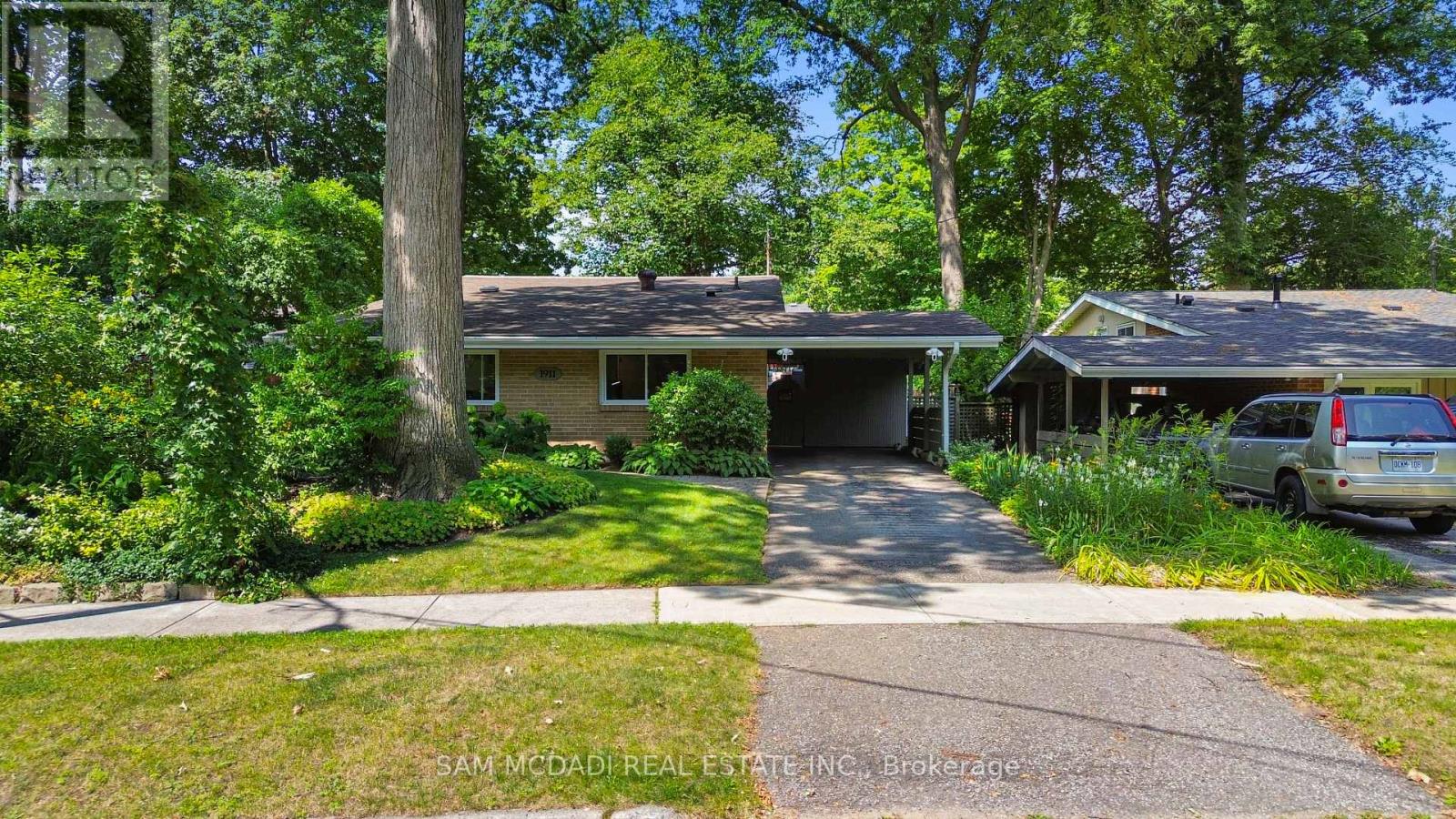 MLS® listing #30190918 for sale located at 1911 DELANEY DRIVE
