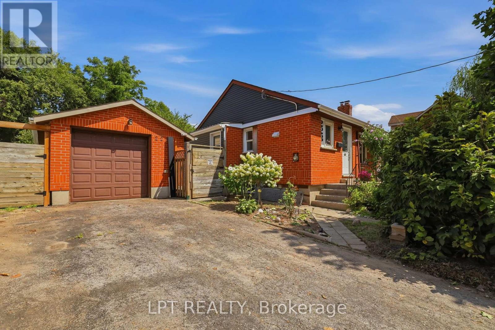 MLS® listing #30193334 for sale located at 228 HIGHBURY AVENUE N