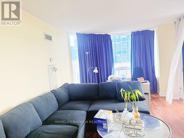 MLS® listing #30193354 for sale located at 33 COX BOULEVARD