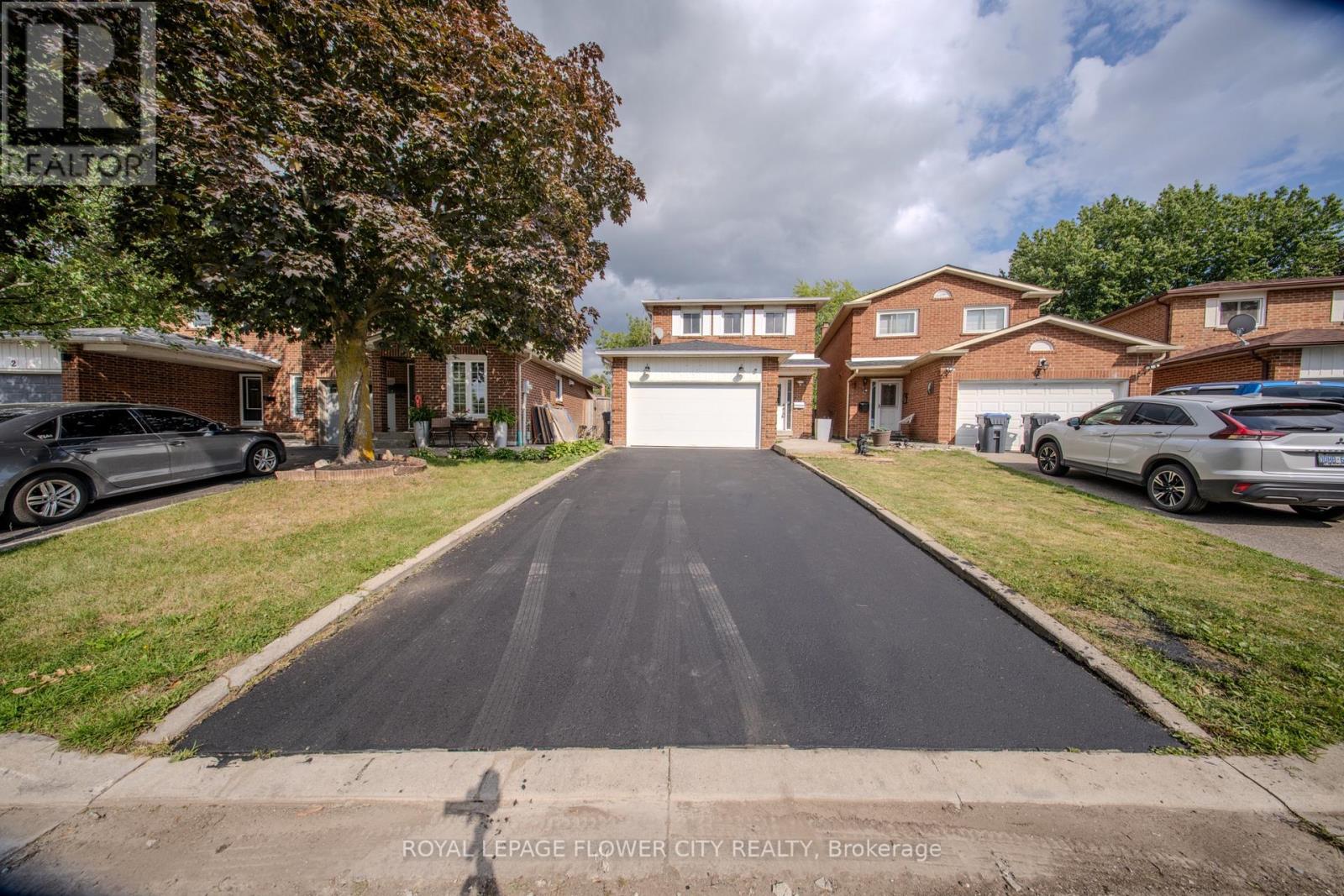 MLS® listing #30193362 for sale located at 6 CRENSHAW CRESCENT