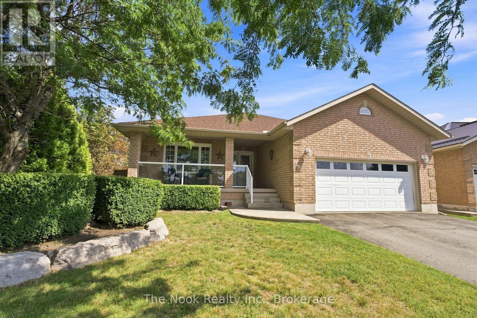 MLS® listing #30193374 for sale located at 53 EAKINS COURT