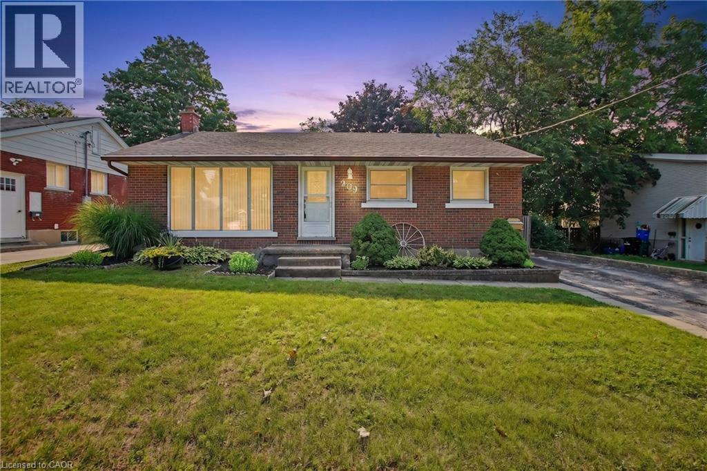 MLS® listing #30193431 for sale located at 209 S FRANKLIN Street S