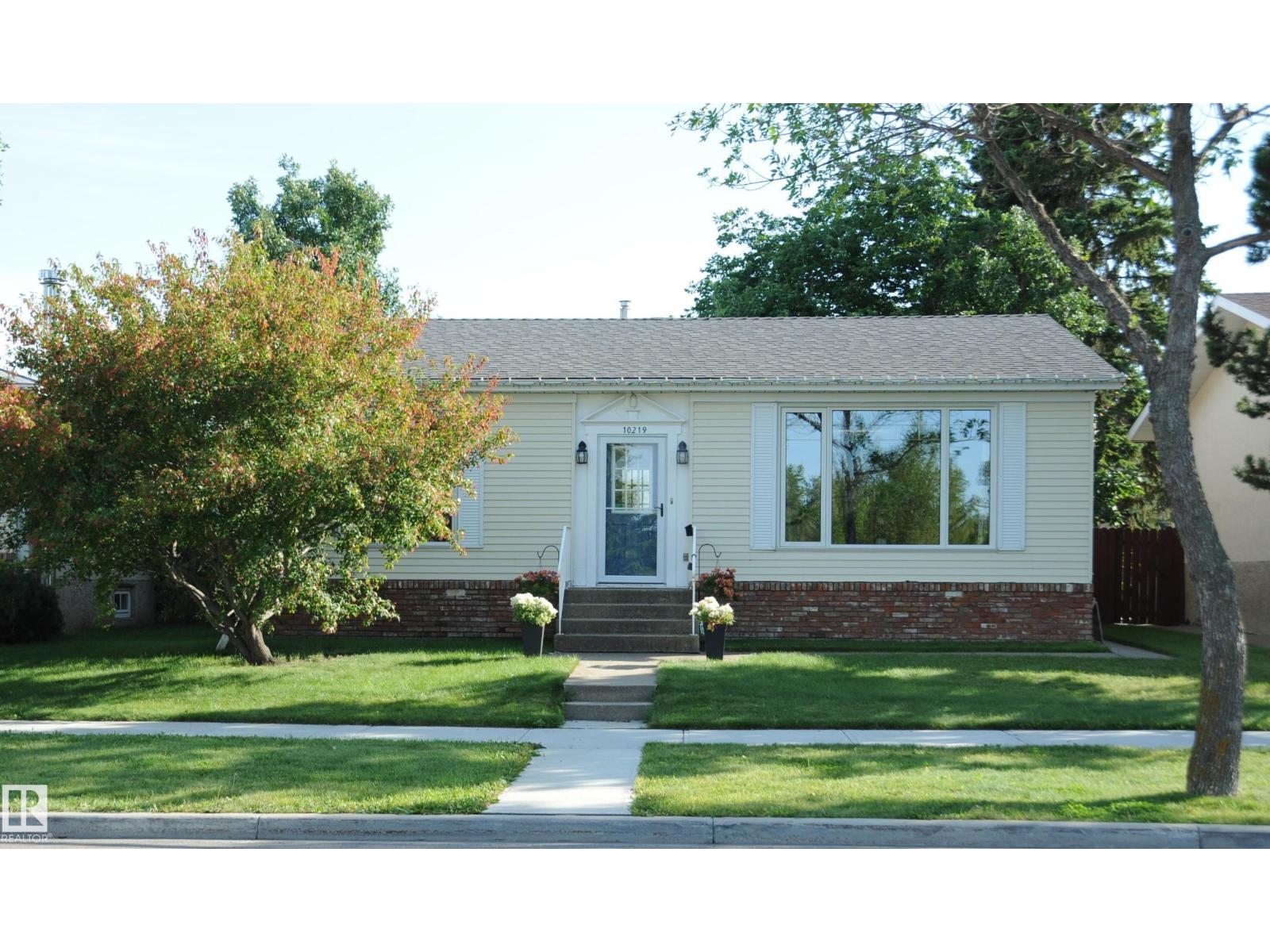 MLS® listing #30193435 for sale located at 10219 155 AV NW