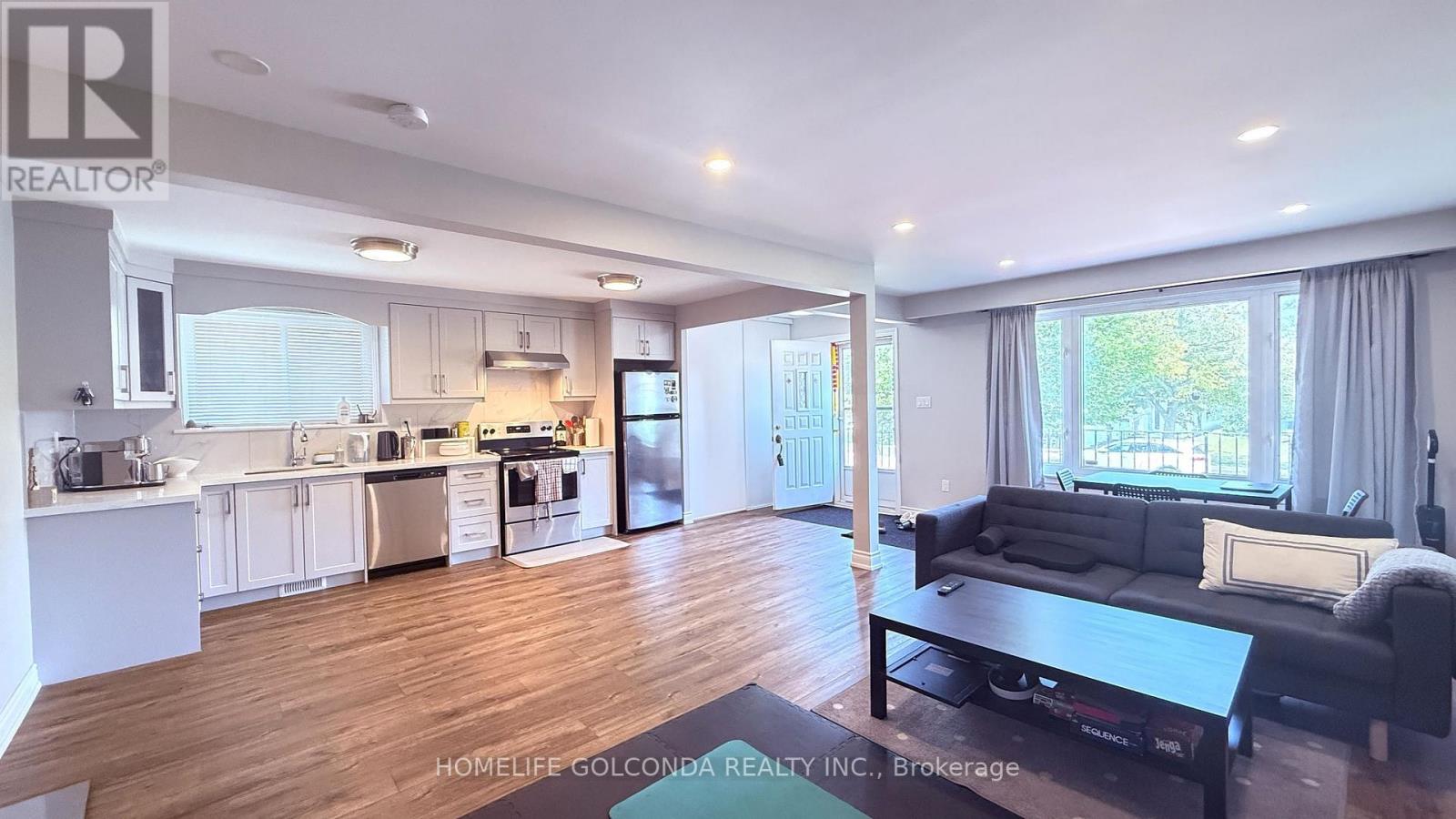 MLS® listing #30193455 for sale located at 30 HEATHERSIDE MAIN FL DRIVE
