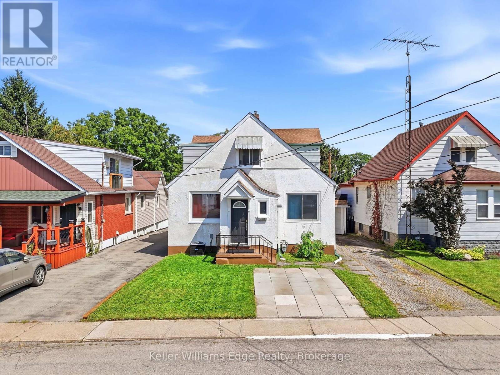 MLS® listing #30193572 for sale located at 4104 BROUGHTON AVENUE