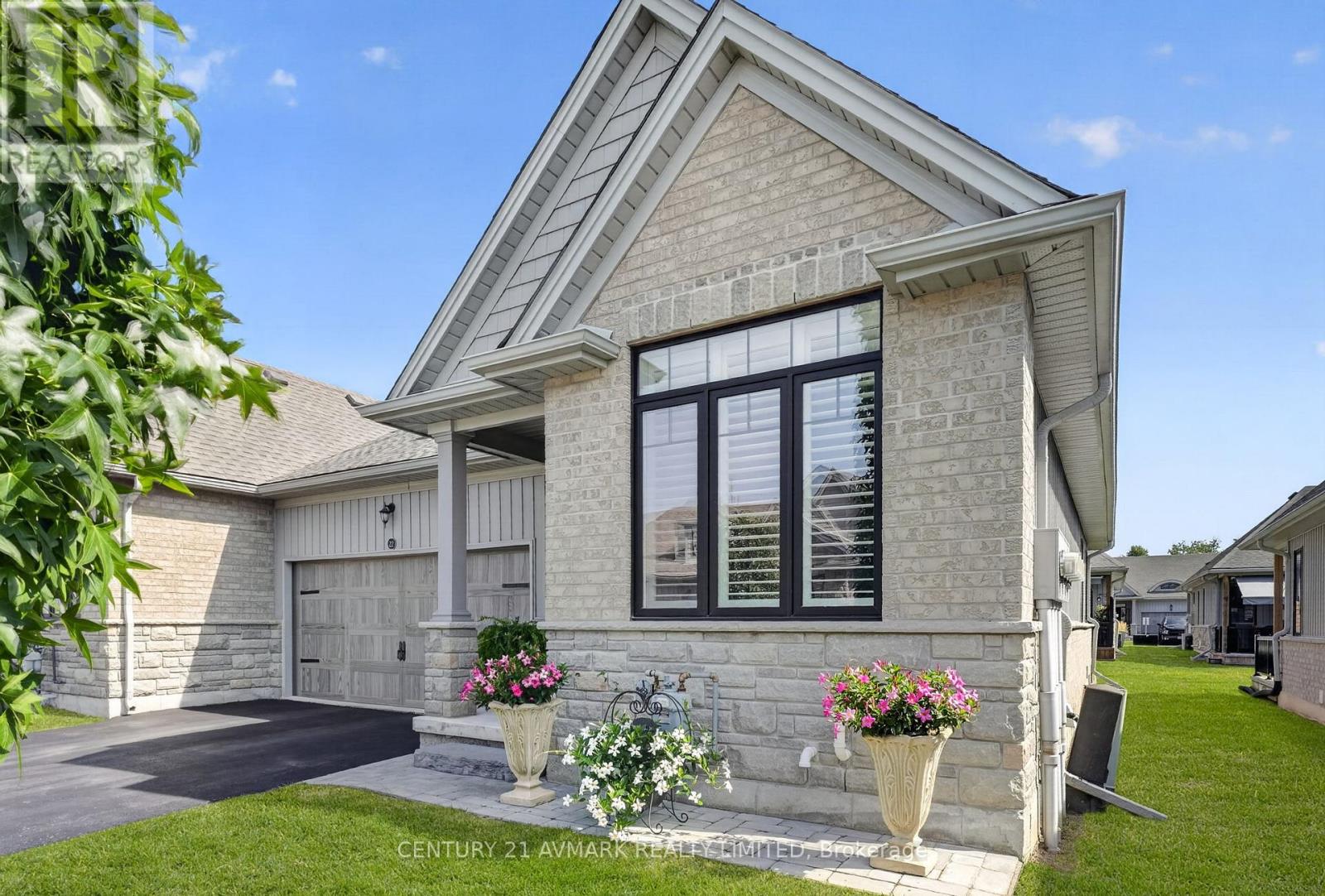MLS® listing #30193664 for sale located at 22 BORDEN TRAIL