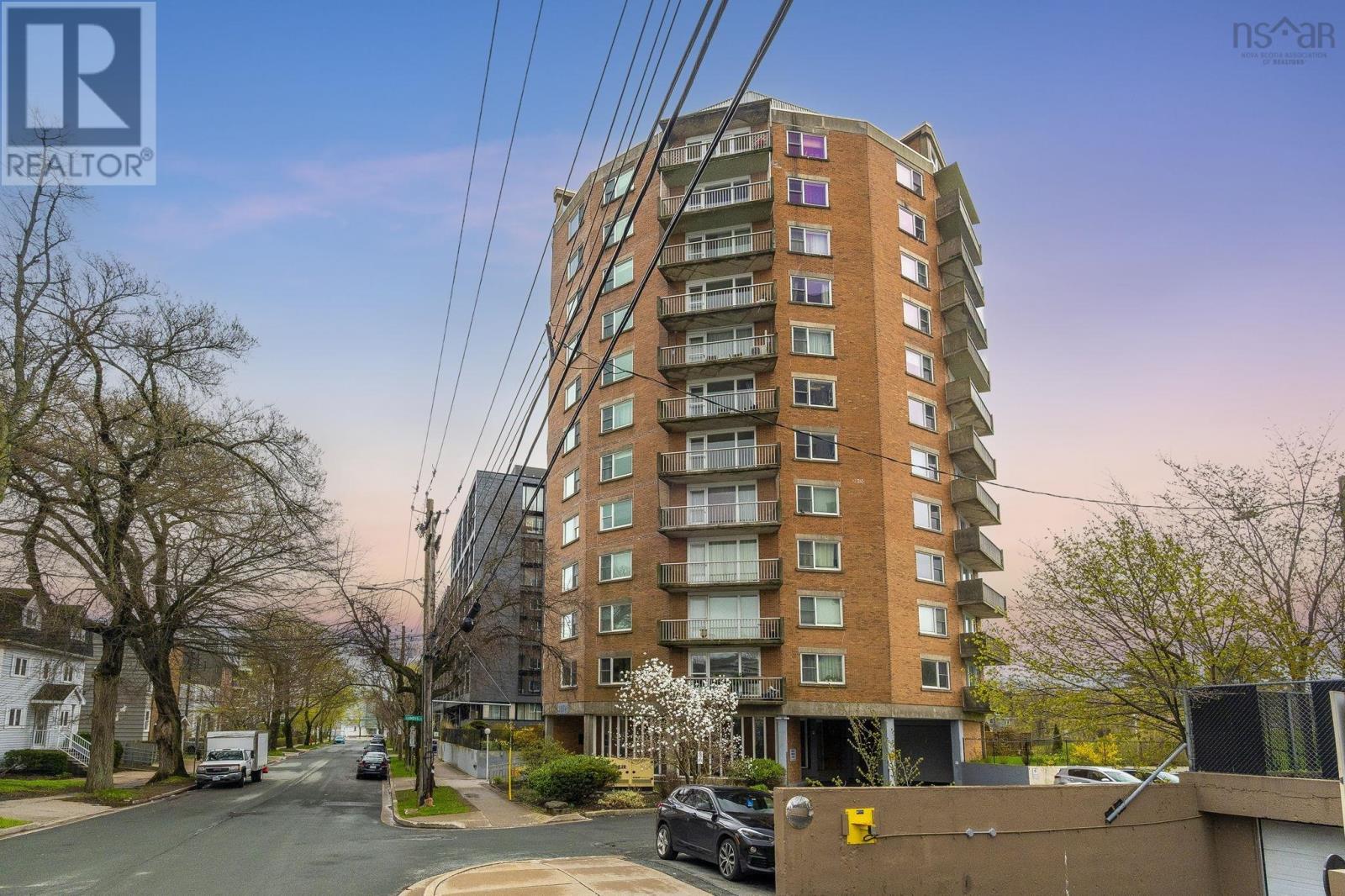 MLS® listing #30193669 for sale located at 503 1074 Wellington Street