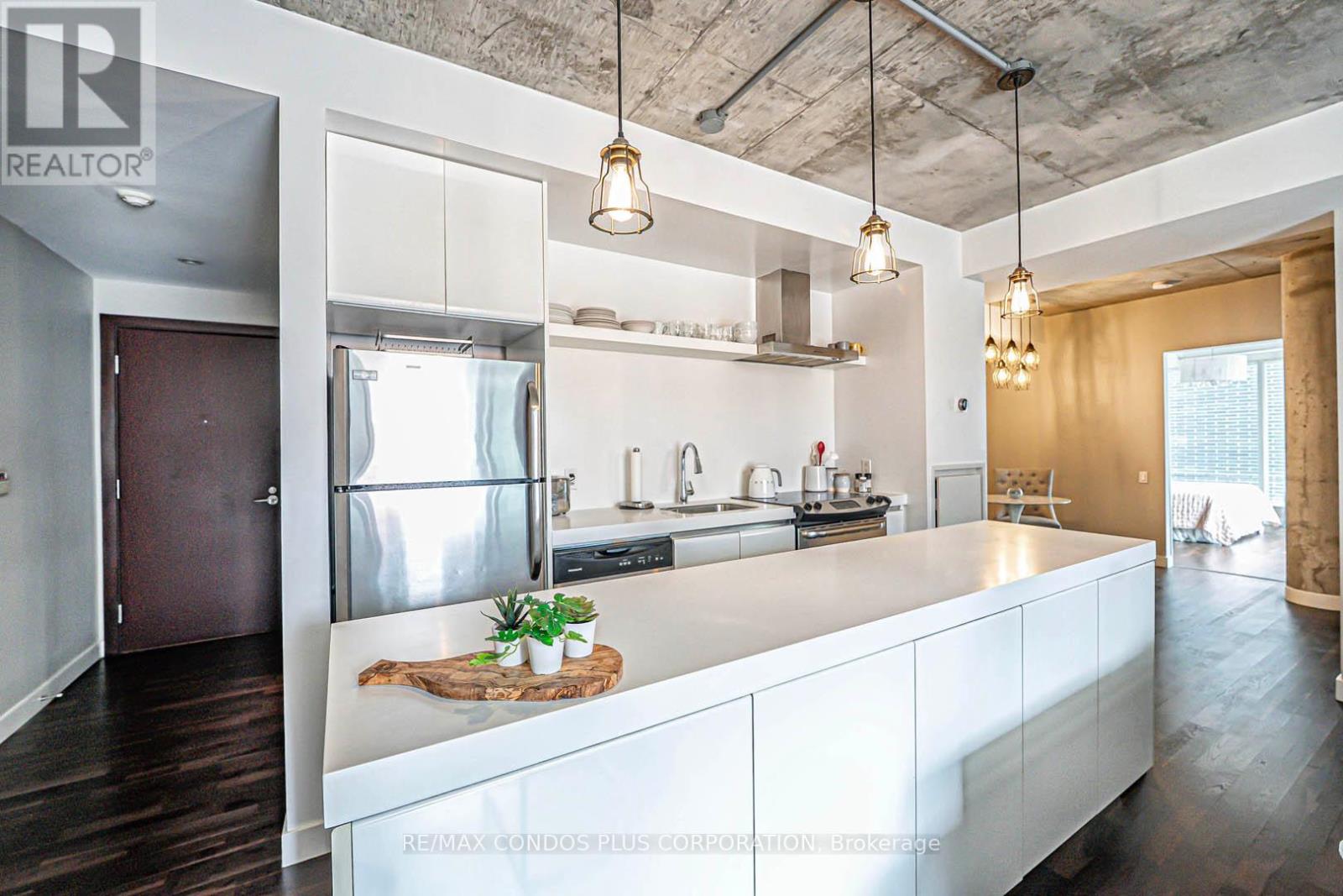 MLS® listing #30193676 for sale located at 424 - 75 PORTLAND STREET