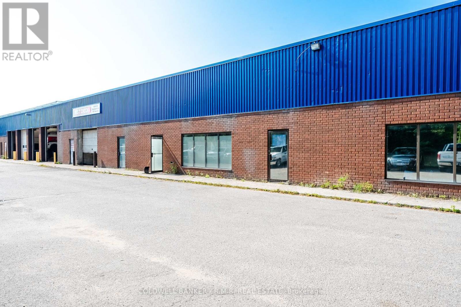 MLS® listing #30193753 for sale located at 4 - 461 WILLIAM STREET
