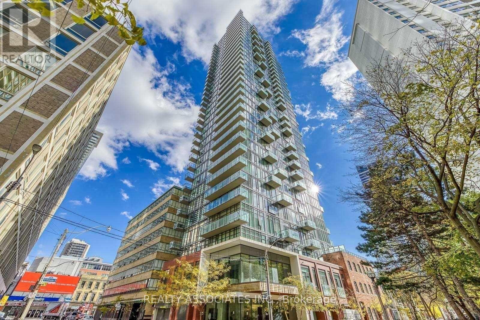 MLS® listing #30193772 for sale located at 1605 - 75 ST NICHOLAS STREET
