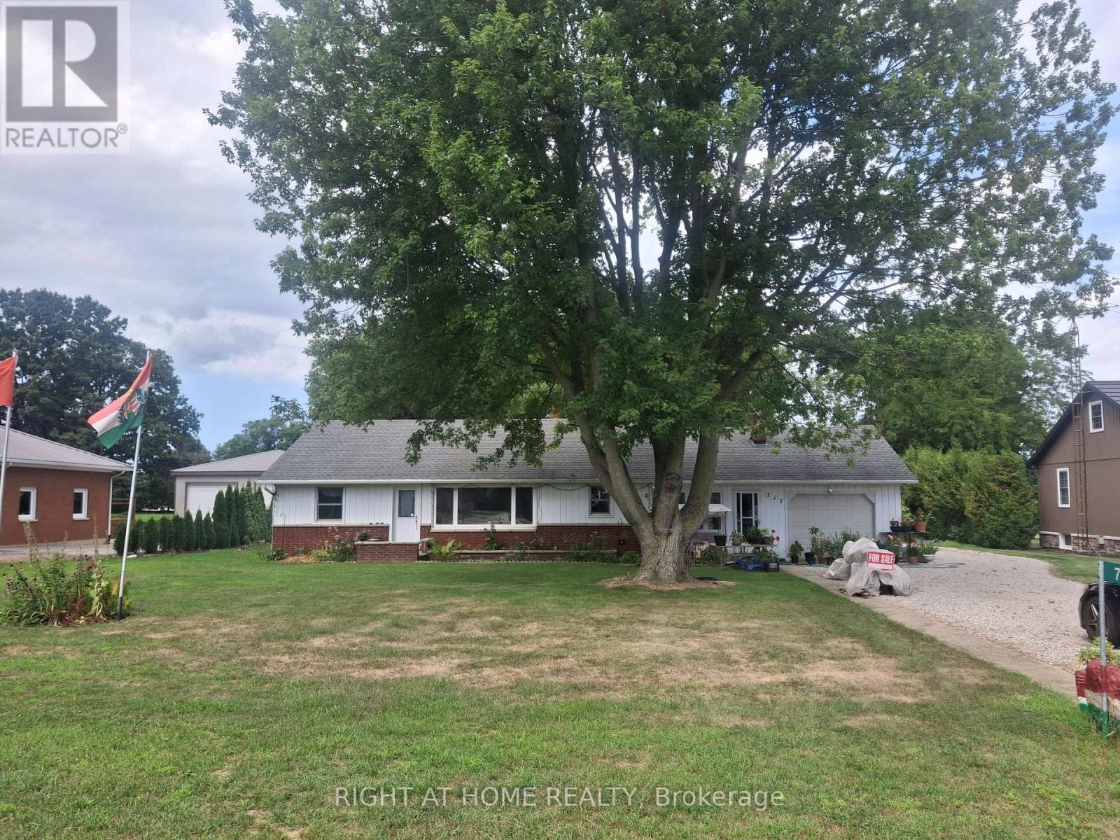 MLS® listing #30194112 for sale located at 717 MERSEA RD 6 ROAD E