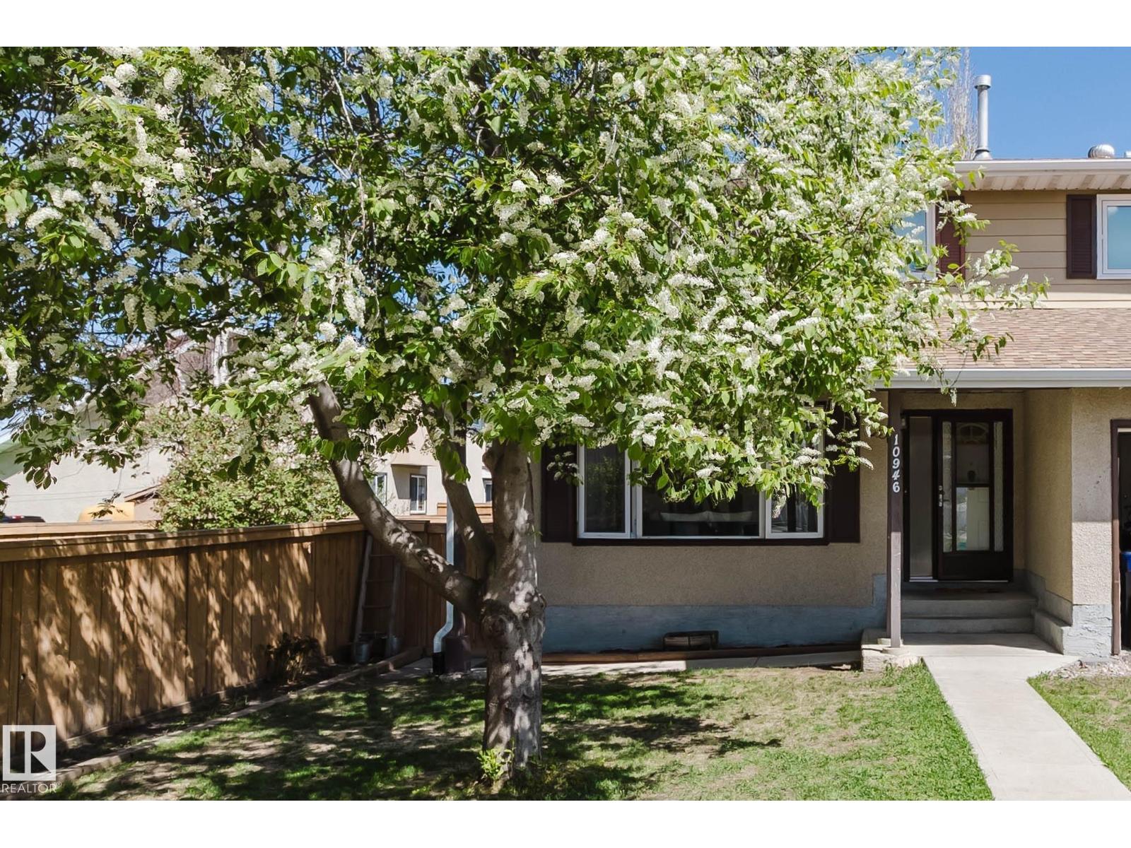 MLS® listing #30194423 for sale located at 10946 BEAUMARIS RD NW