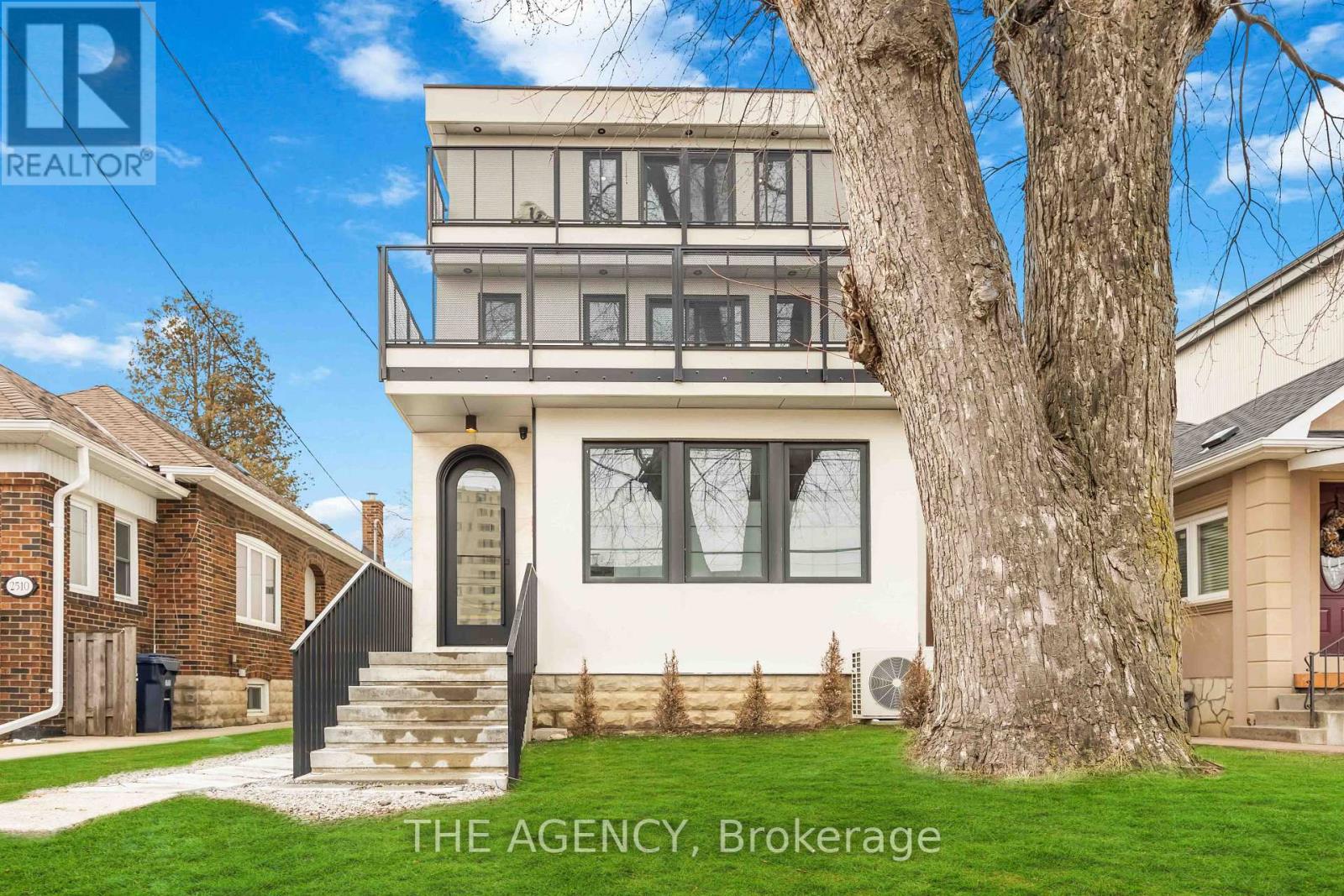MLS® listing #30197851 for sale located at D - 2508 LAKESHORE BOULEVARD