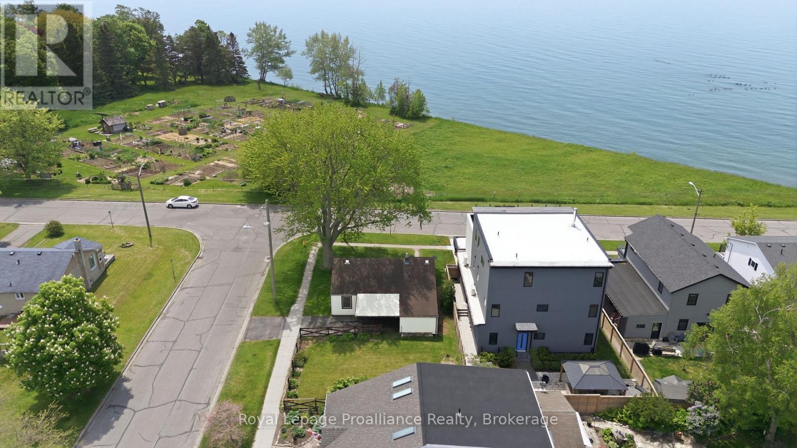 MLS® listing #30198513 for sale located at 478 MONK STREET