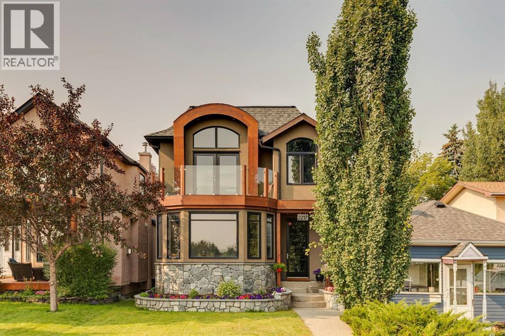 MLS® listing #30198695 for sale located at 2217 8 Avenue SE