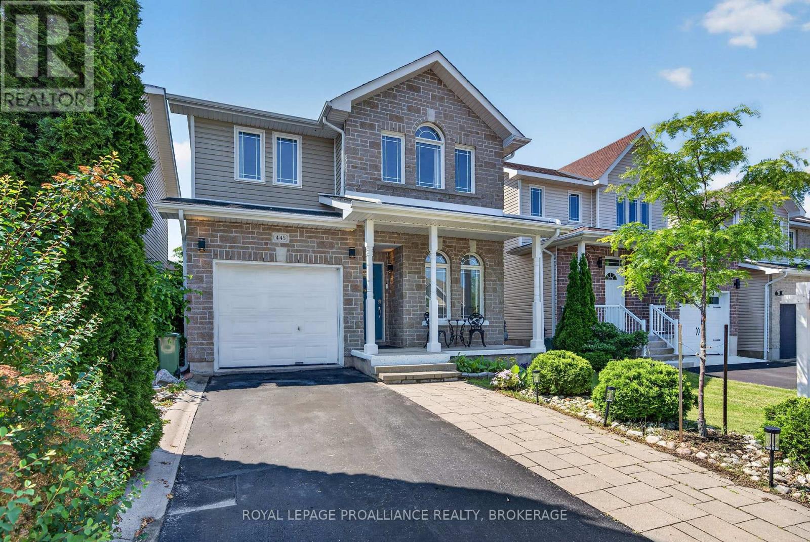 MLS® listing #30198789 for sale located at 445 MAUREEN STREET