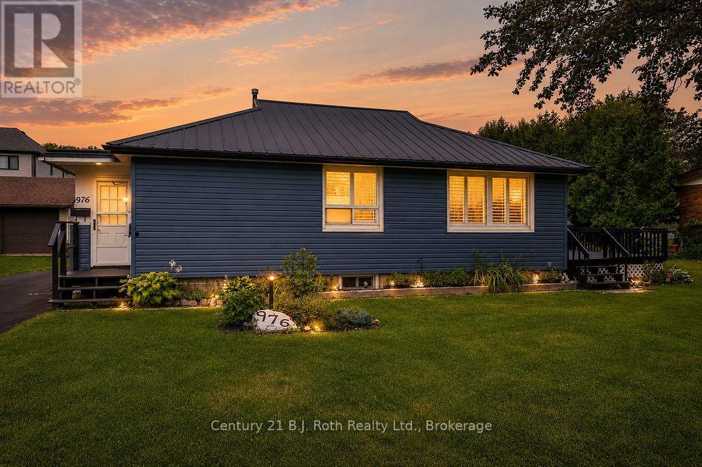MLS® listing #30199600 for sale located at 976 YONGE STREET
