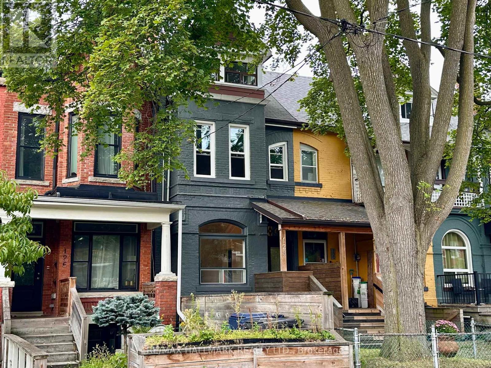 MLS® listing #30202766 for sale located at 128 BRUNSWICK AVENUE