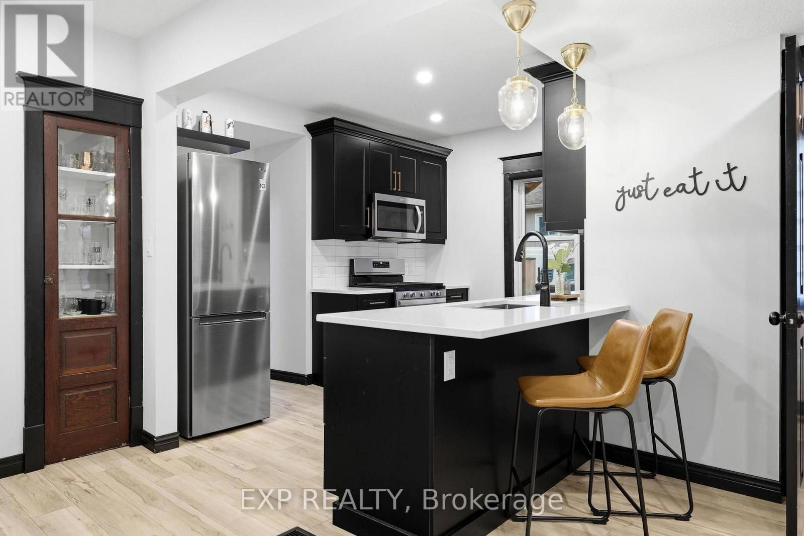 MLS® listing #30202803 for sale located at 35 ARTHUR STREET N