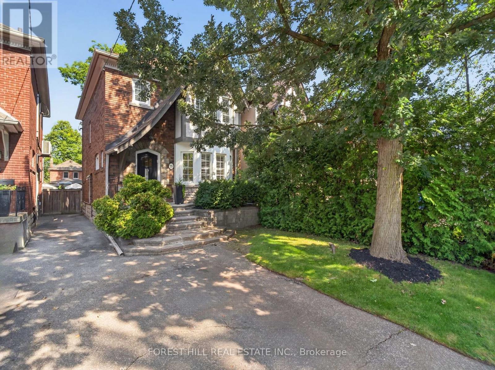 MLS® listing #30204207 for sale located at 25 CASTLEWOOD ROAD