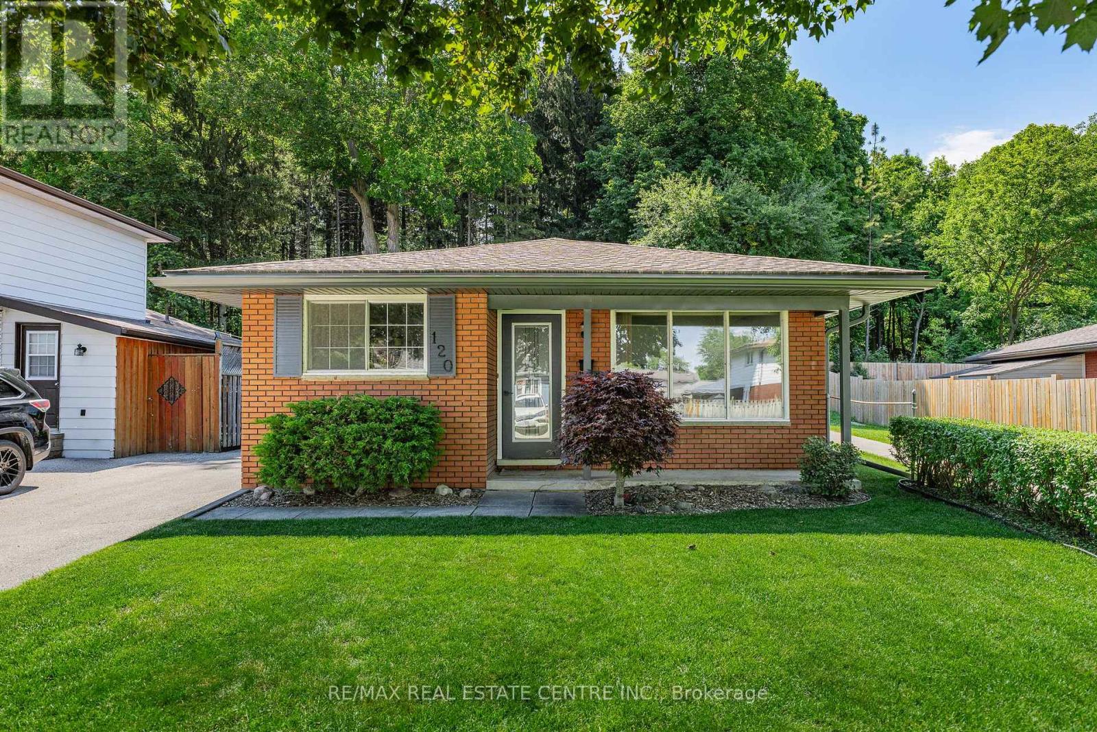 MLS® listing #30207222 for sale located at 120 ARROWHEAD CRESCENT