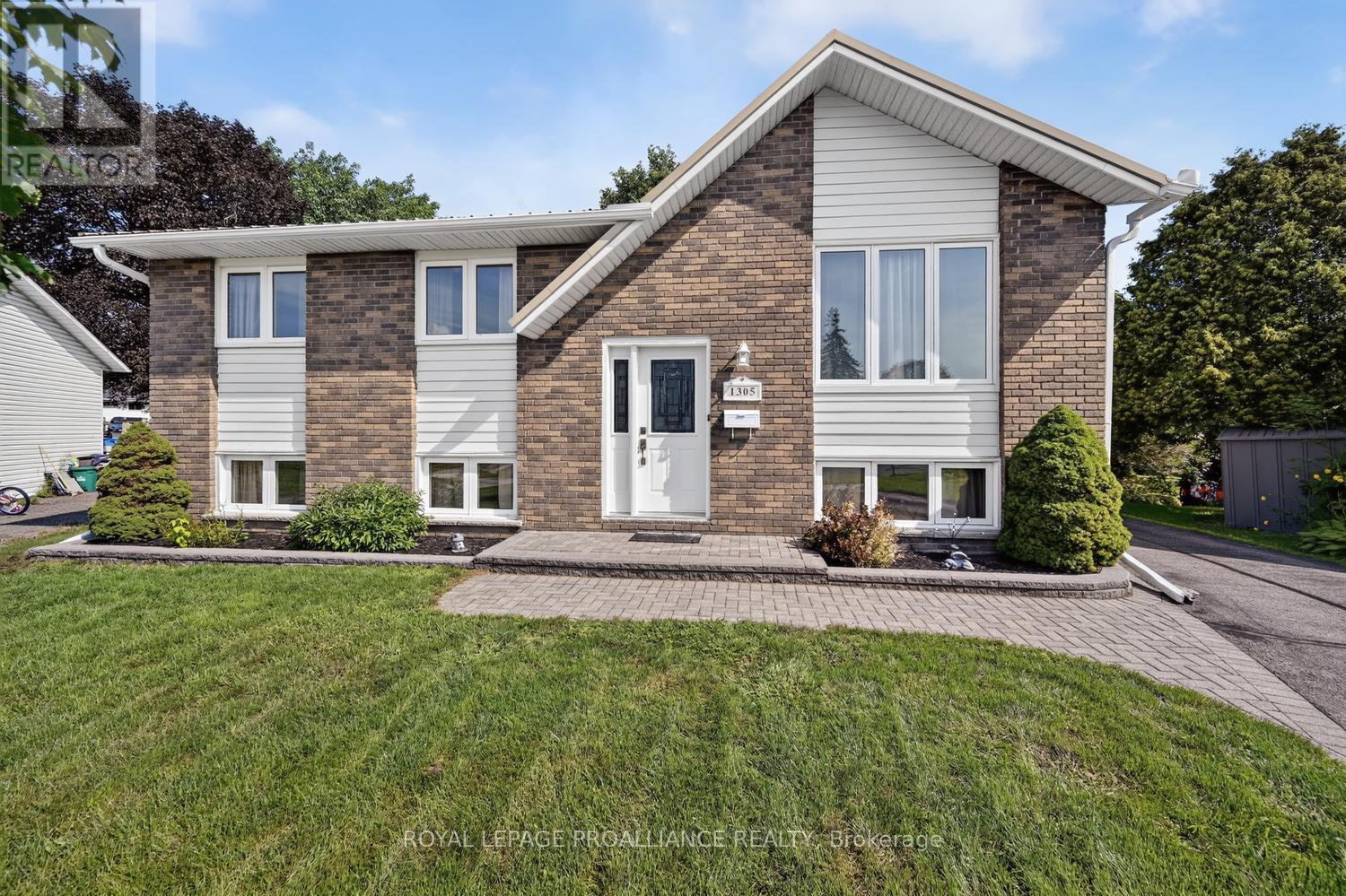 MLS® listing #30207364 for sale located at 1305 BROCKMOUNT PLACE