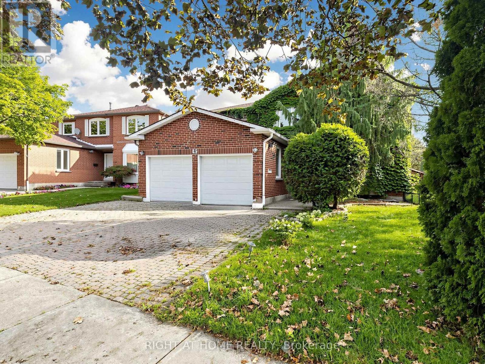 MLS® listing #30207374 for sale located at 43 TOPHAM CRESCENT