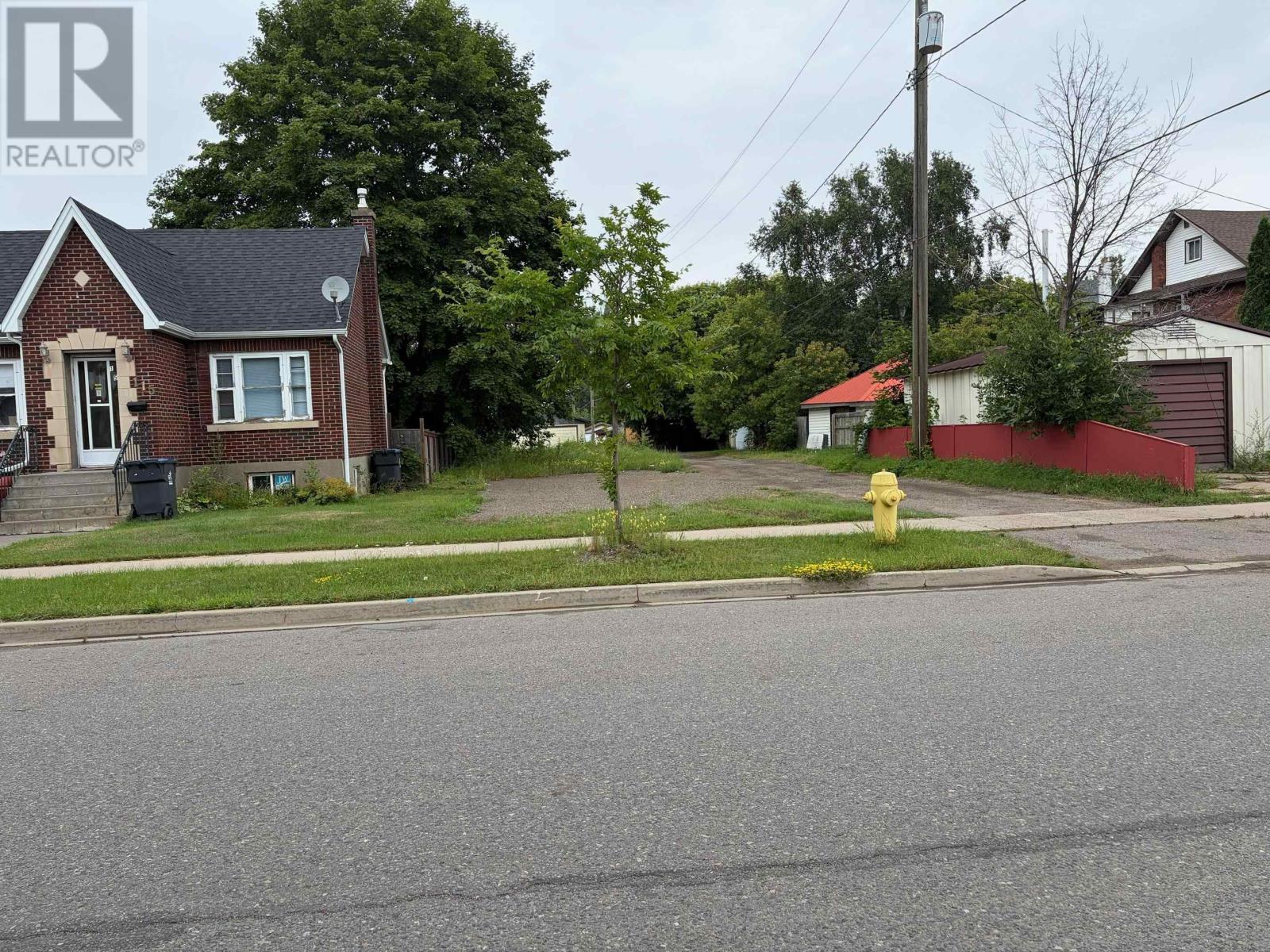 MLS® listing #30207768 for sale located at 113 Amelia ST W