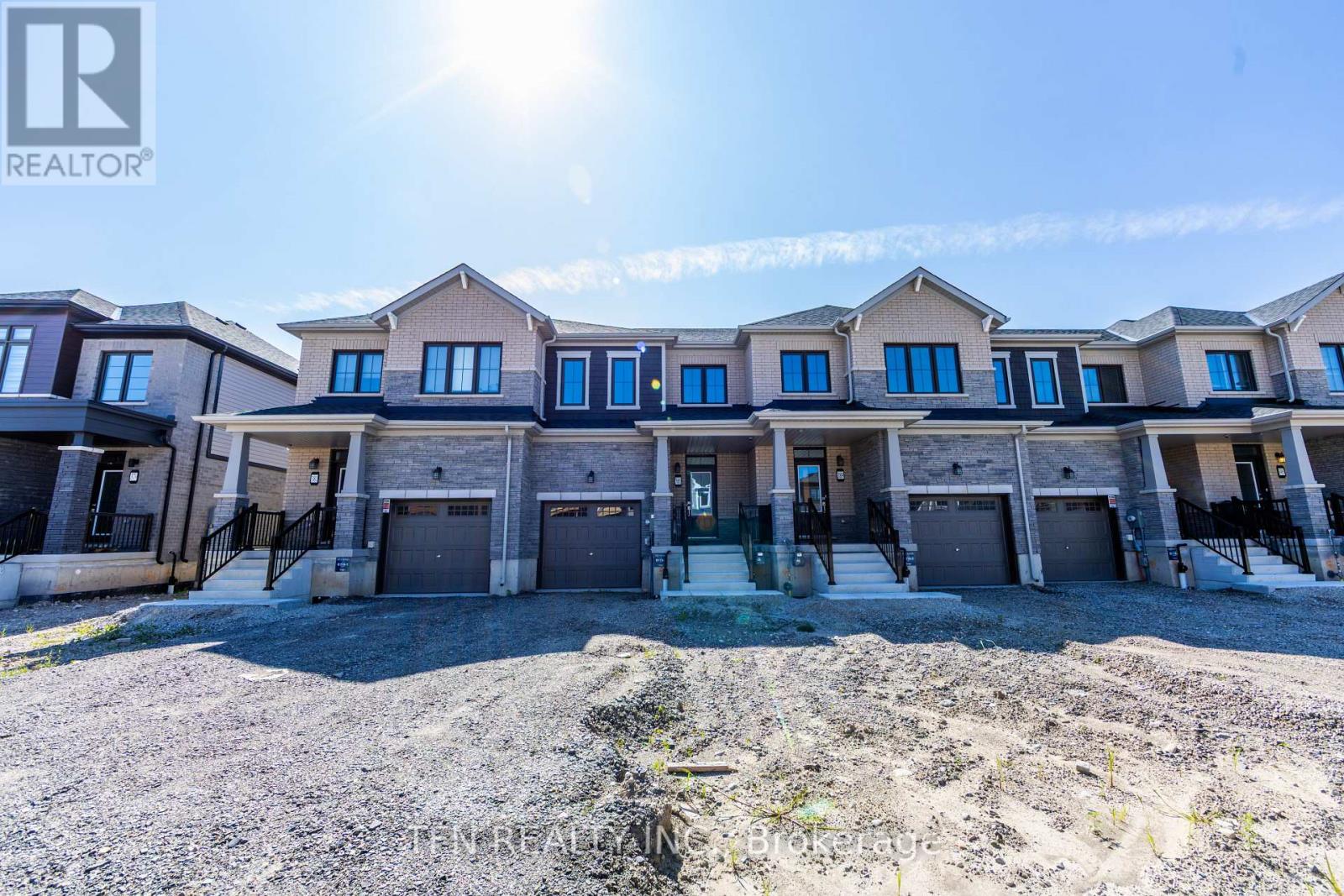 MLS® listing #30207840 for sale located at 385 STARLIGHT AVENUE