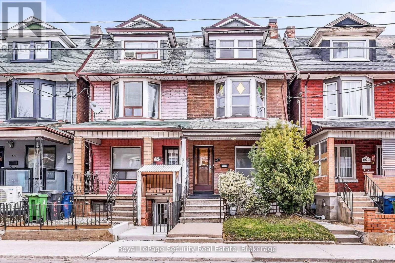 MLS® listing #30208378 for sale located at 667 OSSINGTON AVENUE